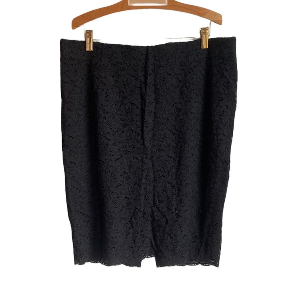 LANE BRYANT Women’s Black Lined Lace Back Zipper Skirt / Size: 14